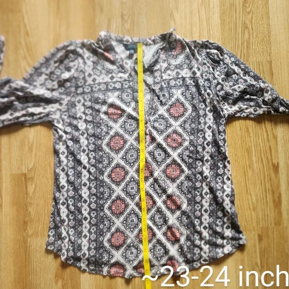 Lucky Brand Long Sleeve Top - Picture 9 of 10